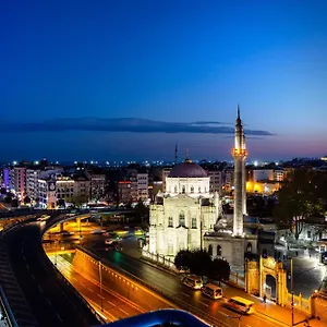 Santra 2*, Istambul Turquie